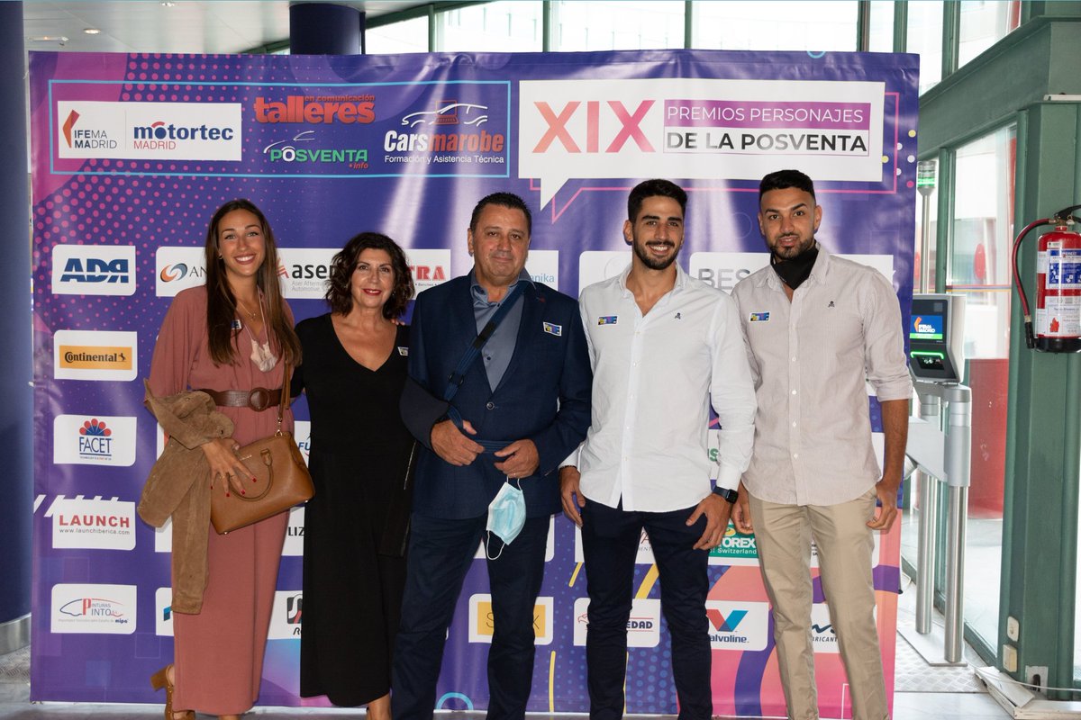 DIPARTSL's tweet photo. 📣 La semana pasada, DIPART quiso acompañar a Alberto Rubio, de Recambios del #Automóvil Área 8, #socioDIPART desde 2017, en la entrega del merecidísimo premio a su trayectoria profesional concedido por @Posventa_info 🏆
¡Enhorabuena, Alberto! 🙌
https://t.co/v0NfHr3HwH https://t.co/vd7nQl7s0Z