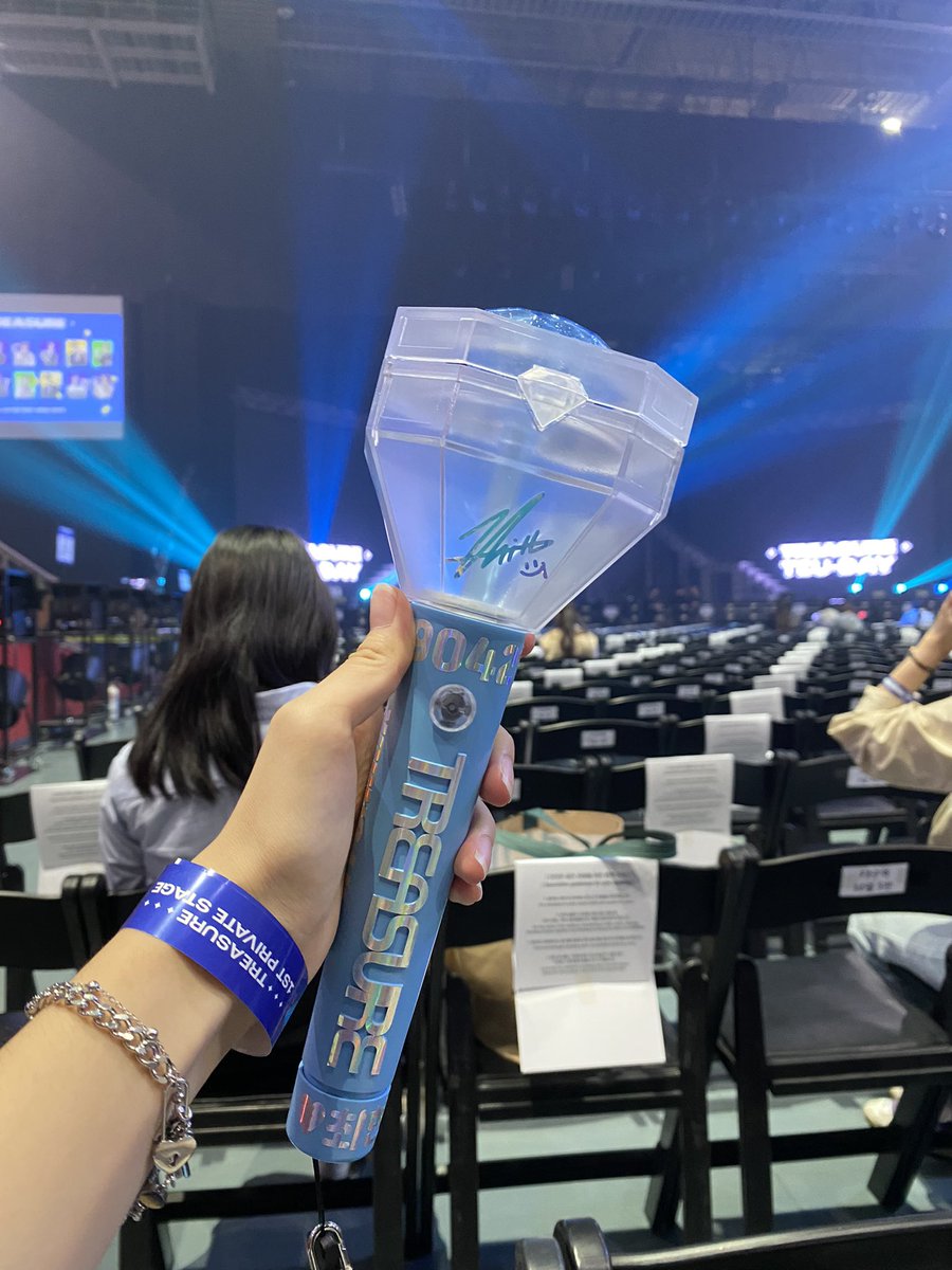 trhyunsuk__0421's tweet photo. 하... 이제야 실감난다... https://t.co/dBWl1fcX5e