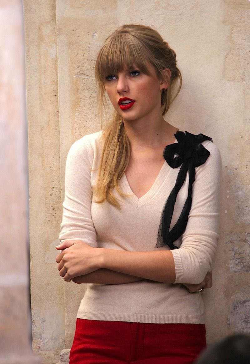 Taylor Throwbacks🧣 on Twitter: "October 1, 2012: Taylor Filming "Begin ...