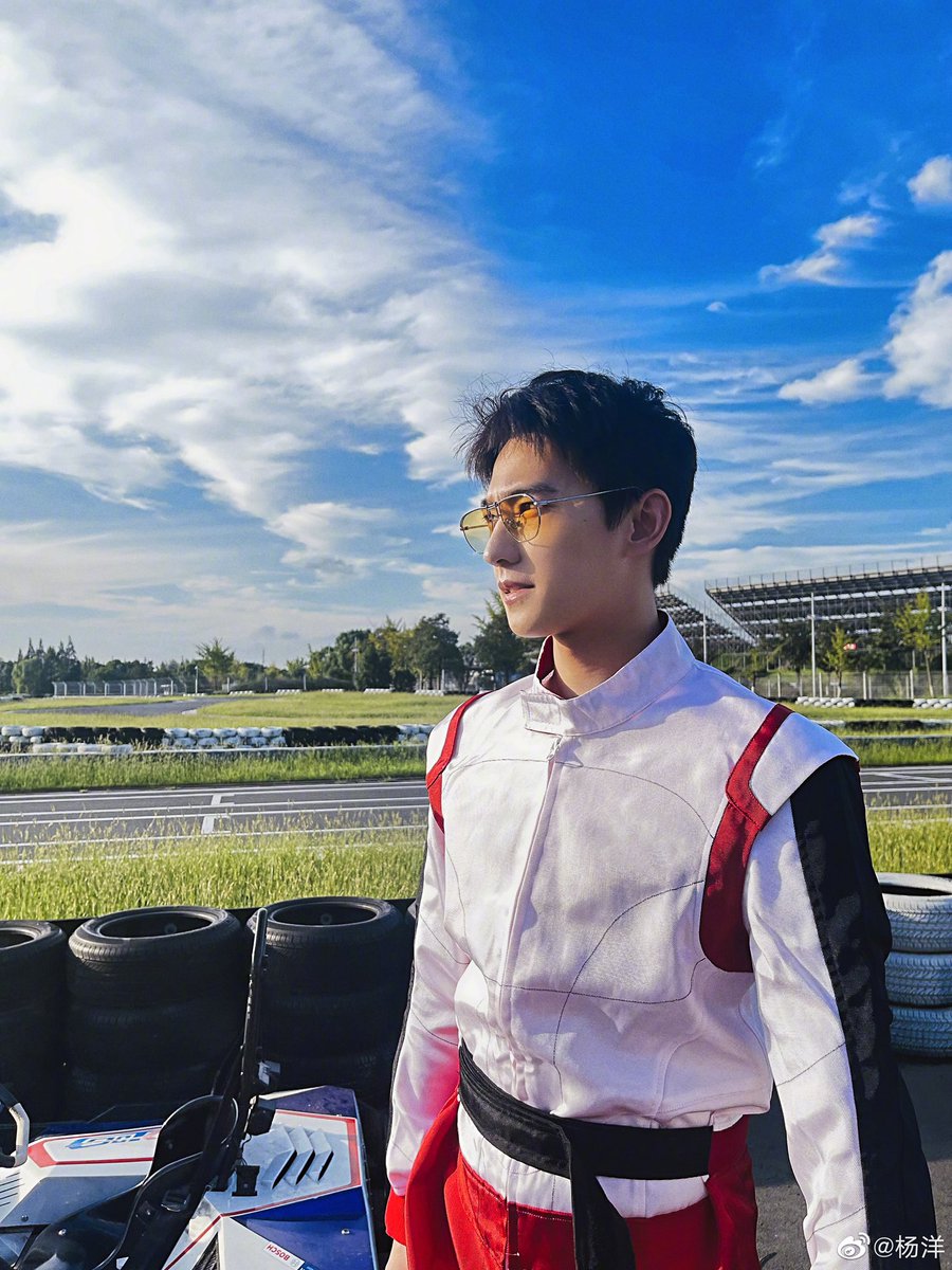t_yangyangoppa's tweet photo. 우앙 중국 국경절 긴 휴가에 다행히 양양오빠는 잘 쉬고 있군요!!  

#양양 #杨洋 #YANGYANG #YangYang杨洋 https://t.co/wLTaStIaxF
