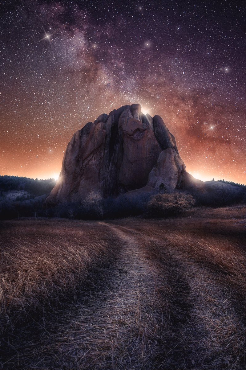 GN from the galactic highway
🖖🏼👨🏼‍🚀

#Astrophotography #Cosmos #monolith #landscapephotography #astro #blastoff #milkyway #roxborough #colorado #livelifeoutside #redrock #PhotoOfTheDay #photography