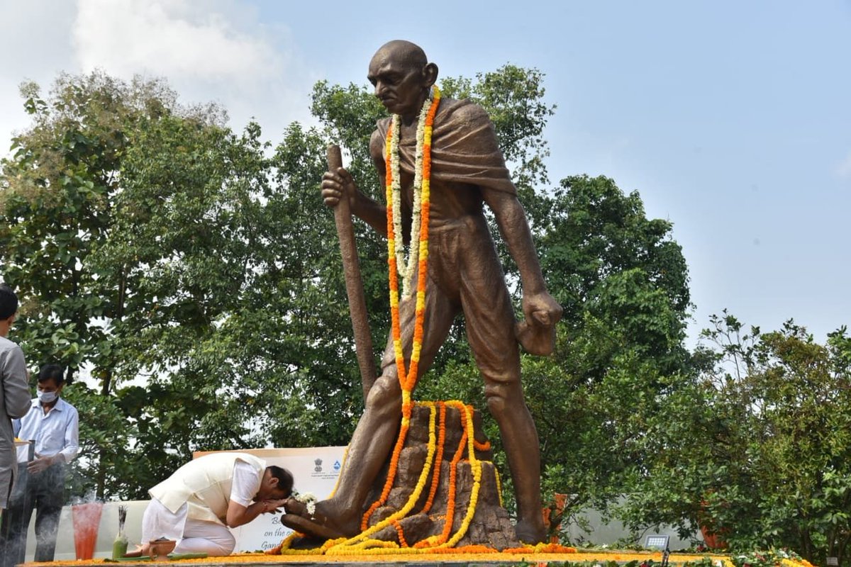 himantabiswa's tweet photo. Paid our homage to Bapu on #GandhiJayanti along with esteemed colleagues.

As our tribute to #FatherOfNation GoA shall renovate and refurbish historic Gandhi Mandap located atop Sarania Hills to incorporate auditorium and museum encompassing the indelible memories of Gandhiji. https://t.co/xyffw6ic23