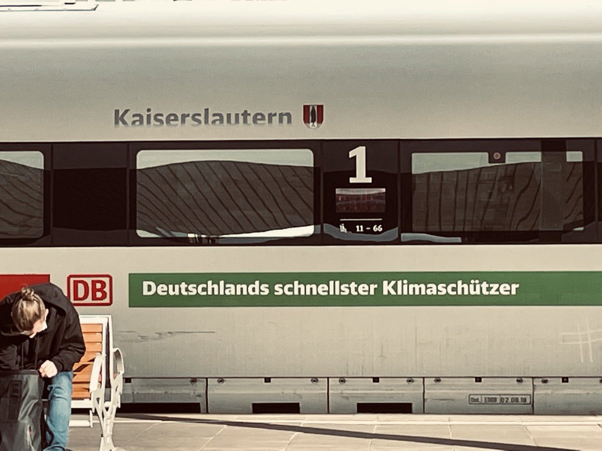 priesbeckbe's tweet photo. Guter Zug #auswärtsfahrt #TSVFCK #seit1912 #betze #seit1900 https://t.co/7hwja2tS19