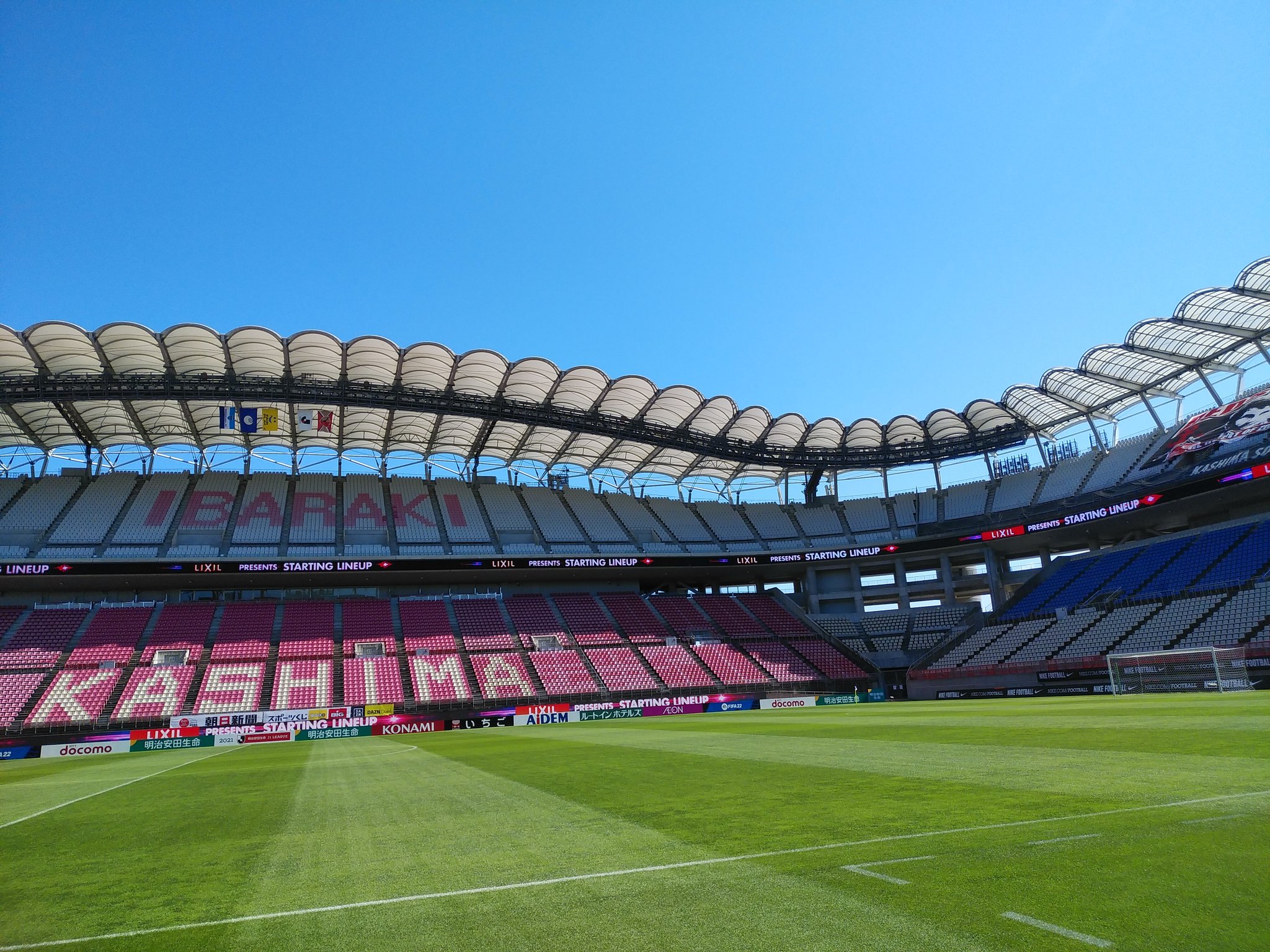 Uzivatel 野村明弘 Na Twitteru J1 鹿島アントラーズ Vs 横浜fc 今日も 法政トリオでお届け Dazn にて 15時50分配信スタートです Twitter