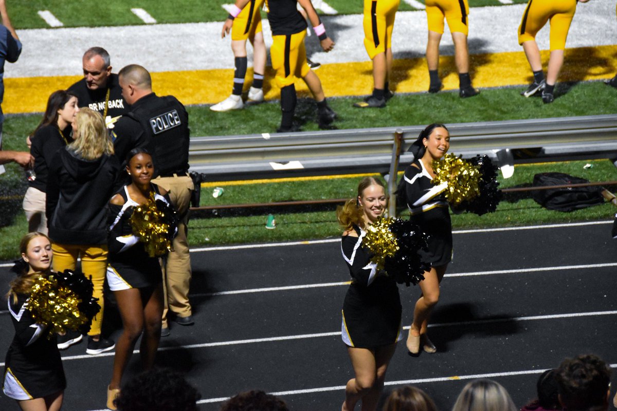 brironey27's tweet photo. glad i brought my camera to the game tonight!!  #bringbackthethunder @AndrewStuCo https://t.co/NSbN4O74rF