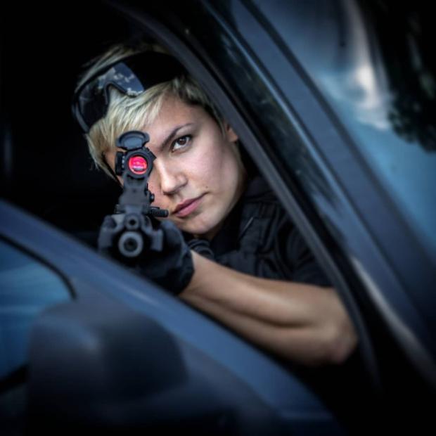 리투아니아 전 대통령의 경호원이었던 시모나 다우만티에네가 너무 멋있어서 쓰는 트윗.