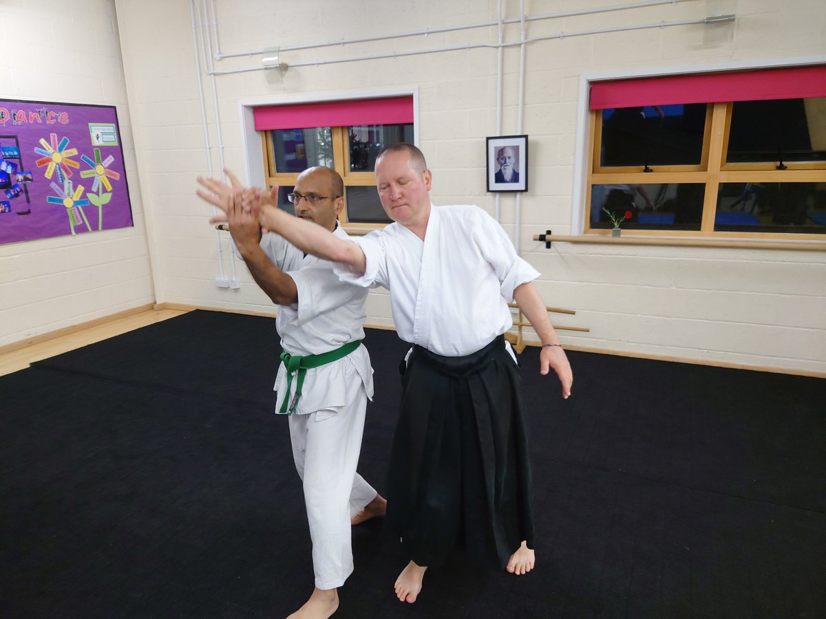 TonboUk's tweet photo. Shihonage - let's get training 🙂🥋💪
#aikido #iwama #saitosensei https://t.co/uc74kdrE66