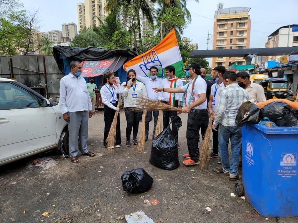 ShumailaaKhan's tweet photo. In the loving memory of our nation’s father on the day of national importance Gandhi Jayanti , great initiatives of cleaning, surrounding and sanitisation of local area of WARD 61. Under the guidance of @waseemjavedinc @mumbaihelpline_  #cleanmumbai #AzadiKaAmritMahotsav https://t.co/uUlm7NnMuq
