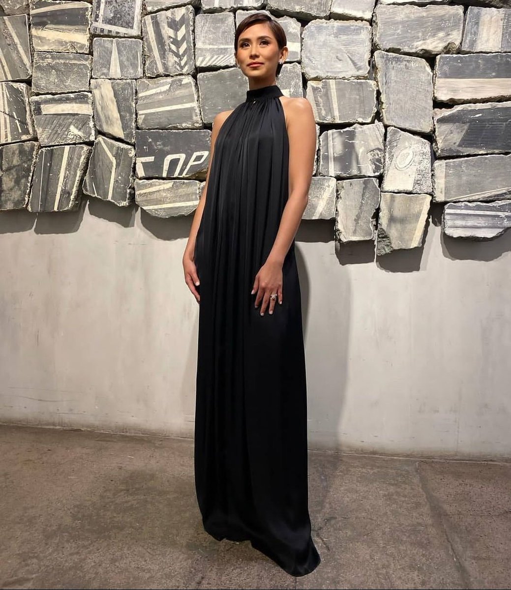 asher072's tweet photo. Look how elegant and classy in black 🖤👑

@JustSarahG #SarahGeronimo https://t.co/mKpn2H0EMT