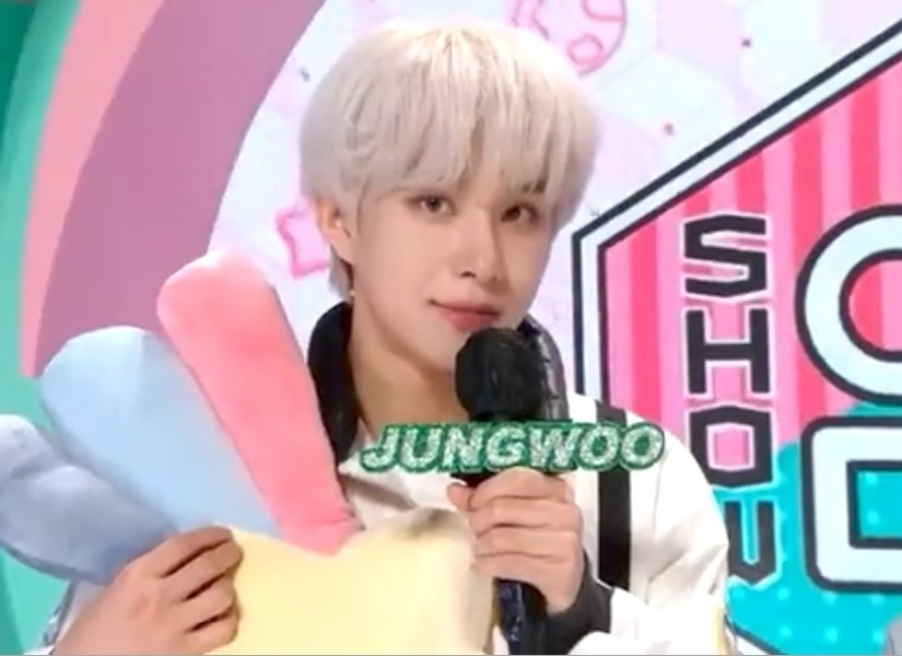 LQ_zeus's tweet photo. 좋아서 토함 https://t.co/xlW7Vw2in5