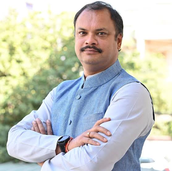abhilashBJPmp's tweet photo. .@BJP4MP के महामंत्री एवं चुरहट विधानसभा से लोकप्रिय विधायक श्री @sharadendu_bjp जी को जन्मदिन की हार्दिक बधाई एवं शुभकामनाएं💐

माँ रेवा से आपके उत्तम स्वास्थ्य व सुदीर्घ जीवन की मंगलकामना करता हूँ। https://t.co/YlAbfzY9r3