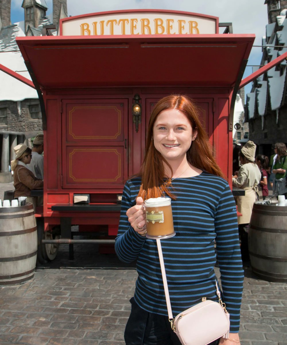 This year's Butter Beerest winner is....
Ms. Jenny Weasely! 
Our team would like to thank all of our contestants for sending your delicious butter beer recipes! This year's competition was the toughest so far, but we are so ecstatic about the turn out.
Happy Holidays! https://t.co/F4uS6kphoy
