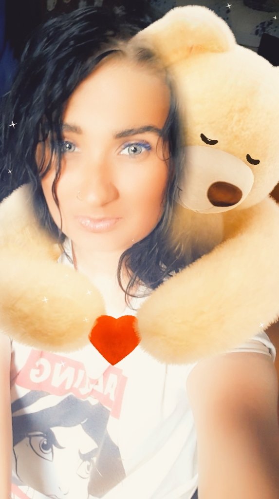 hugs n kisses😘❤♥️#bearhug #snapchat #snapchatstories