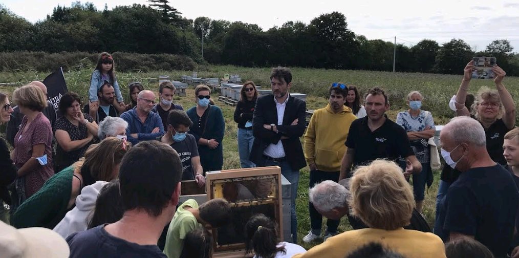 Retour sur l’opération "Tous à la ferme 2021". La <a href="/DD_29_Quimper/">DD29</a> chez son  sociétaire apiculteur de Clohars Carnoët🌸🐝 🍯. L'équipe du pôle professionnel et patrimonial <a href="/UQuimperle/">UT de Quimperlé</a> sur le terrain 👍