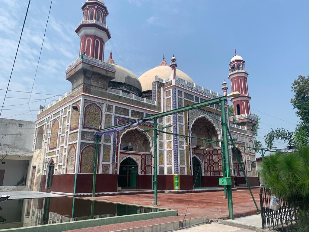 Discovering Lahore historical and cultural heritage at Dai Anga Mosque