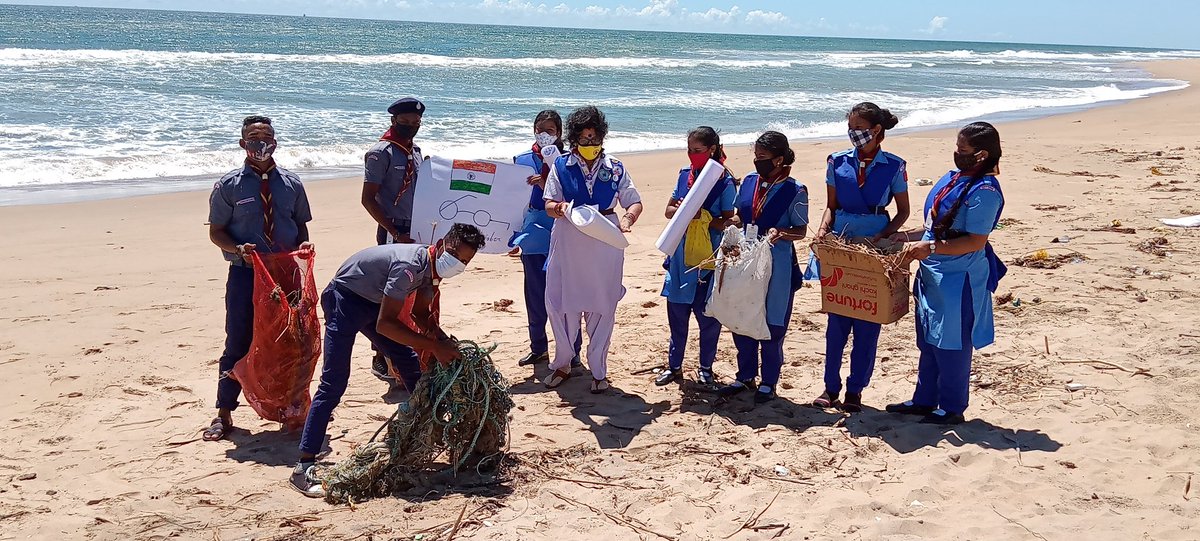 Monalis66742399's tweet photo. Observation of #GandhiJayanti
BEACH CLEANING @SONPUR.
SWACHA AVIYAAN 2.0 @Anamika45485576
@bsgnhq @bsgodisha
@bsgindiaer @Monalis95935857
@EarthologyI @Sangamwc
#mopindia #goodturn #SDGgoals #GoodHealthAndWellBeing #plasticfreeliving #saynotoplastic https://t.co/sxJue2KQ9Q