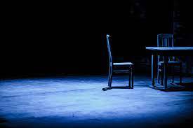 "Sonra aramıza şehirler girecek, hiç karşılaşmayacağız. Tesadüfler bile bir araya getiremeyecek. Sonra belki birimiz öleceğiz, diğerimiz hiç bilmeyecek..."

-Nazım Hikmet Ran