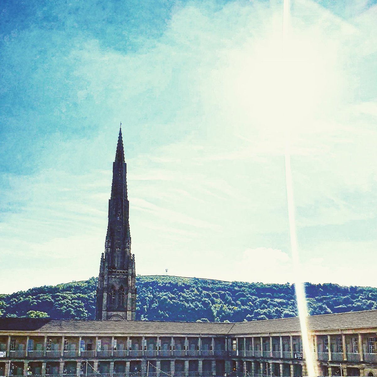 CustardCreate's tweet photo. So...today is showing rain ☔🌈, but fear not! You see those beautiful balconies on this picture? They are full of AMAZING little indie shops...and if it rains...you stay dry as they are all under cover! #thepiecehall #thepiecehallhalifax #piecehall #custardcreate #weekendfun https://t.co/1iQBLyNhSA