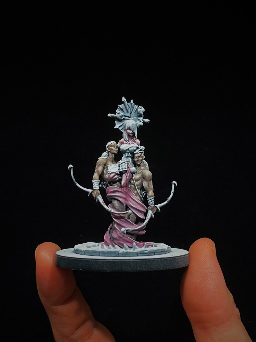Evrytsubj's tweet photo. @nikkikolls Got Middara’s valentine resin a month ago. I plan to finish it over this weekend. :-) https://t.co/lZtqwzhO5Q