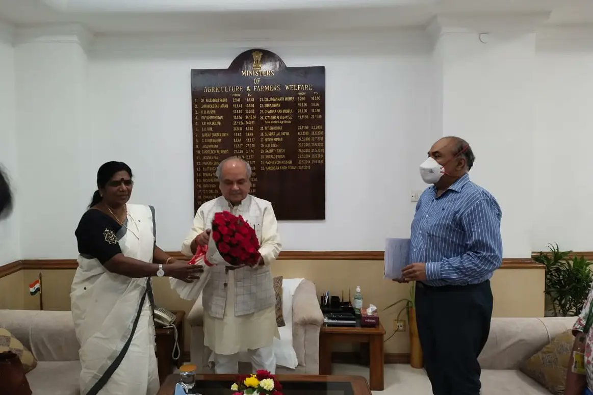 Met Union Minister of State for Agri. Narendra Singh Tomar and Minister of State for Animal Husbandry&amp; Dairy Development Sanjay Kumar for assistance on various issues including animal husbandry, dairy development and production and marketing of value added products in Kerala.