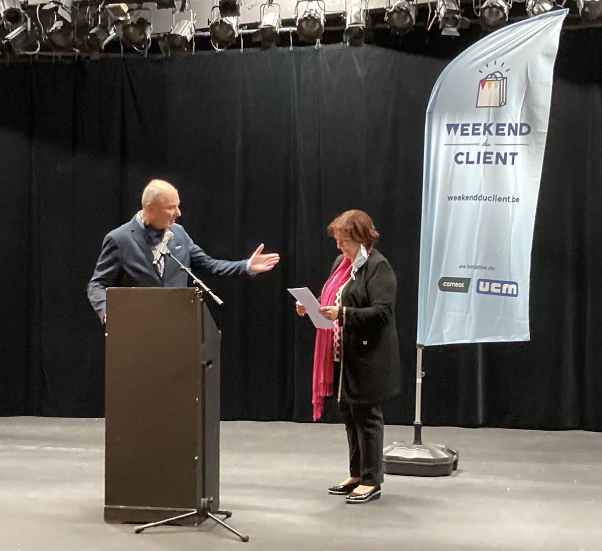 Coup d’envoi du Weekend du Client à Mouscron ville phare 

Bon Weekend du Client à tous! Laissez vous surprendre! 🥳

<a href="/UCMMouvement/">UCM</a>  <a href="/comeos_fr/">Comeos FR</a>