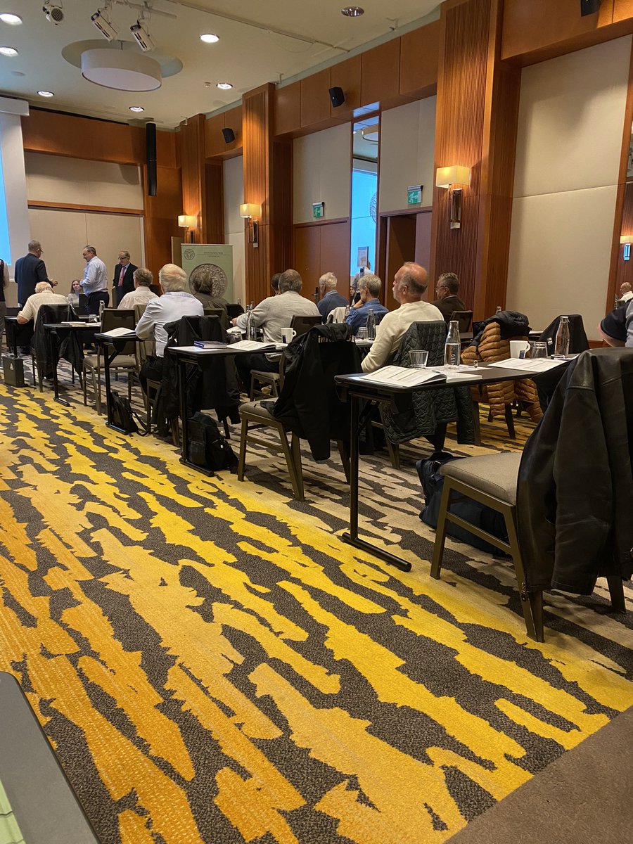 Är på inköpsresa i Stockholm. Auktion på schemat idag.