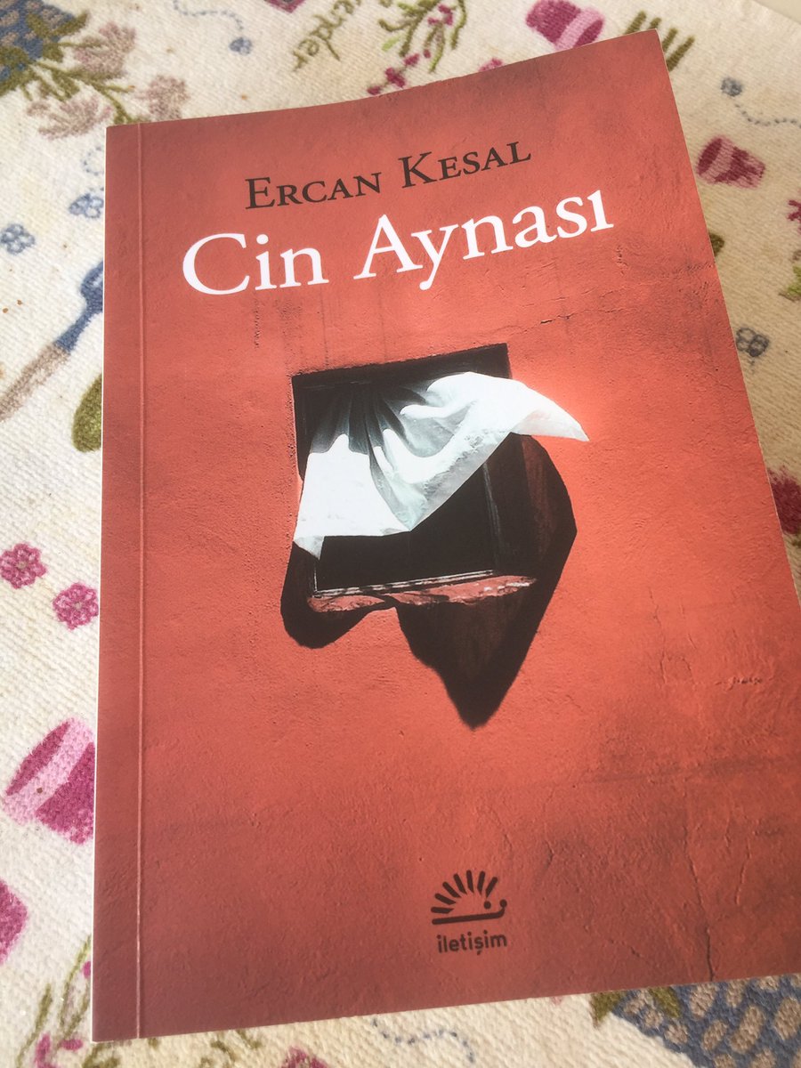 Timur_lenk's tweet photo. Ercan Kesal, kendi ifadesiyle “İyi yazının kısa cümlelerle, samimi ve yalın üslupla ve sahici bir dille kurulduğuna inanırım.”, “Hayat gibi net, yanıbaşınızda, anlaşılır ve apaçık.”diye özetliyor sanki kitabı. İştahla okunası ama iz bırakarak...
@KesalErcan
#cinaynası
#ercankesal https://t.co/zVP8fx5URd