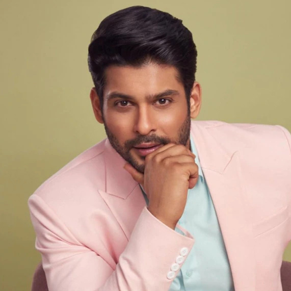 HerdHUSH's tweet image. His mortal being may have left this world a month ago
But his soulfulness resides here...among Us

#SidharthShukla departed... but not forgotten

ever.