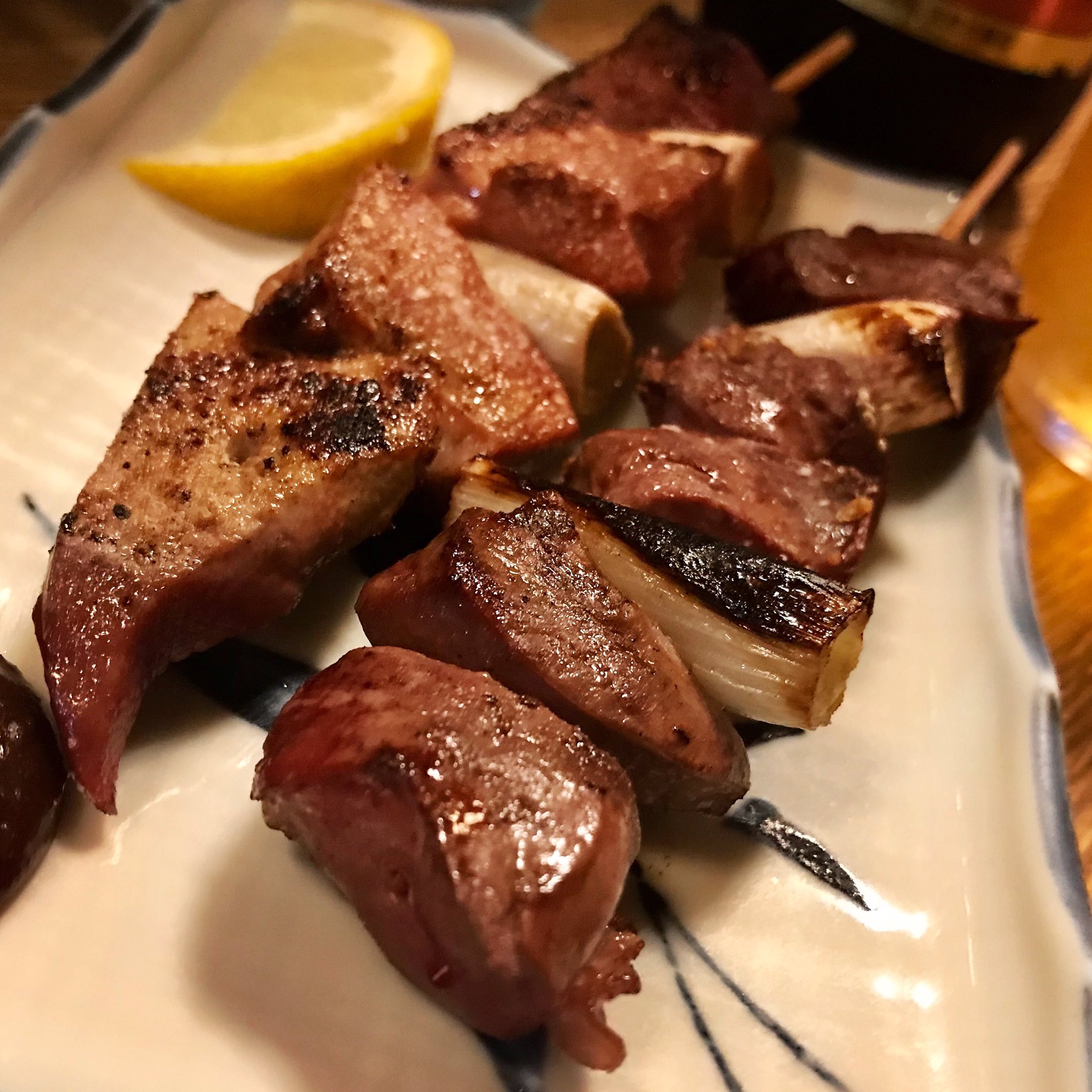 Ucchi お疲れさま お久しぶり っす From 樽平府中店 串焼き 豚ハツ と 豚レバー の 塩焼き さあ カンパイ ゝ やっぱ店飲み やきとん 焼き鳥 もつ焼き もつやき Yakitori ビール Beer ビール大好き 樽平
