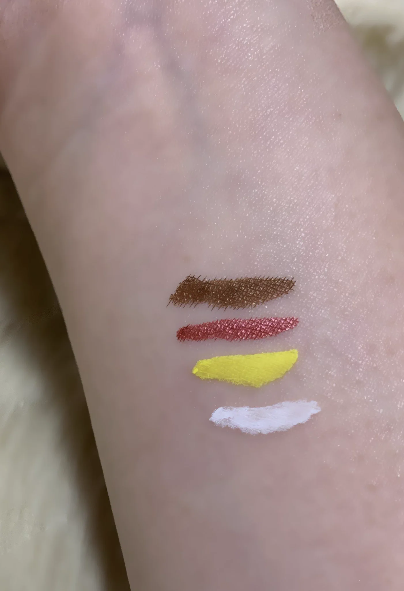 132円コスパ良し！「フェイスペイントマーカー」でメイク