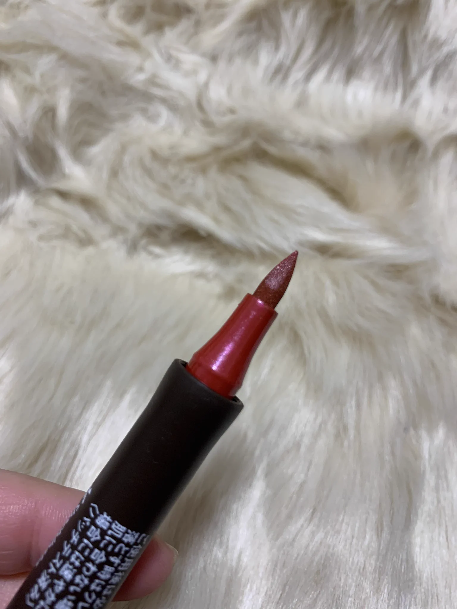 132円コスパ良し！「フェイスペイントマーカー」でメイク