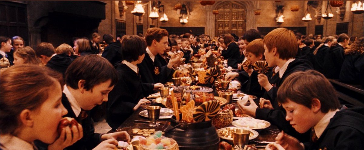 monetsliliess's tweet photo. halloween in hogwarts🎃🦇 https://t.co/Fr2I2JIFiG