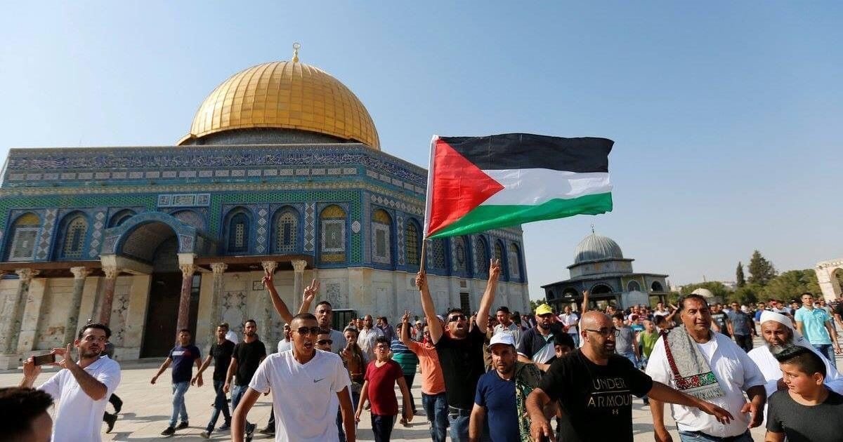 Pbi_Fr's tweet photo. #Défenseurs de la #mosquée #AlAqsa
Les fidèles #palestiniens mettent en garde contre les #dangers que les autorités israéliennes infligent sur la mosquée AlAqsa en #creusant sous ses sous-sols et en #interdisant à de nombreux fidèles palestiniens d'y entrer. https://t.co/AIUqBqMP9U