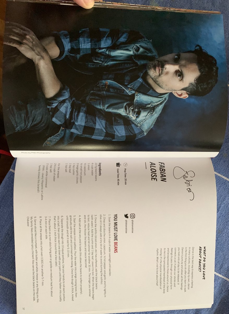 fabianaloise's tweet photo. Thanks to @RealJackMalin and the #theatrecafe for this cool gift! #567eat https://t.co/X5PEiyMhFm