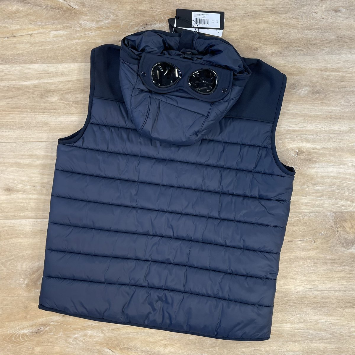 LABELMENSWEAR's tweet image. If Cristiano Ronaldo scores first today, we’ll give away this C.P. Company bodywarmer in a size of your choice worth £375! 🔥

Retweet &amp;amp; follow @LabelMenswear to enter.