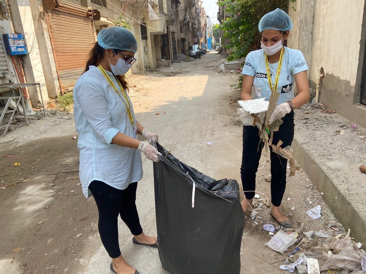 StarEduOfficial's tweet photo. Gandhi Ji always believed that a strong country could only be built on the shoulders of cleanliness. Glad to share that students of StarEdu came forward to work on Gandhiji's wishes. 

#SwachhBharatAbhiyan #SwachhBharatMission  #CleanYourCountry #GandhijisMission @swachhbharat https://t.co/Wrp7PoThnH