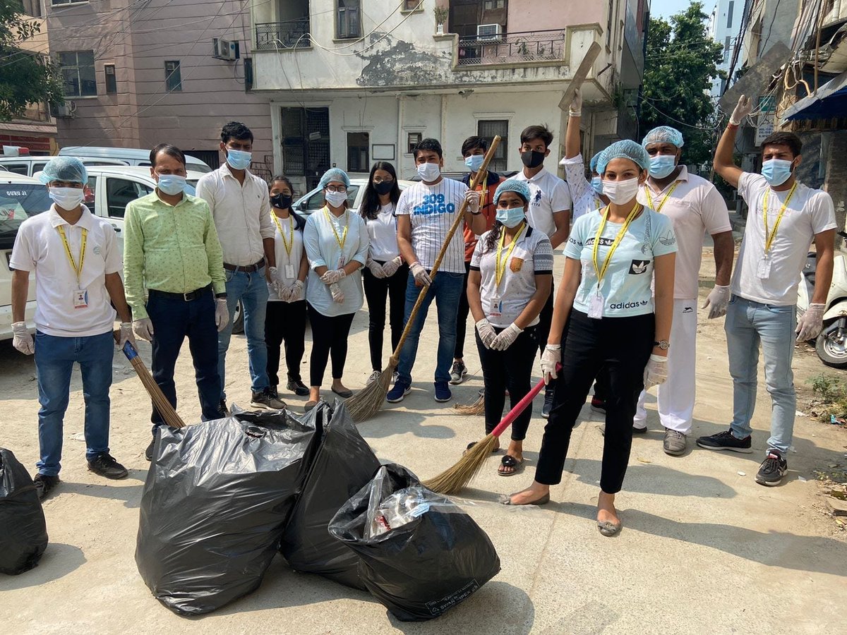 StarEduOfficial's tweet photo. Gandhi Ji always believed that a strong country could only be built on the shoulders of cleanliness. Glad to share that students of StarEdu came forward to work on Gandhiji's wishes. 

#SwachhBharatAbhiyan #SwachhBharatMission  #CleanYourCountry #GandhijisMission @swachhbharat https://t.co/Wrp7PoThnH