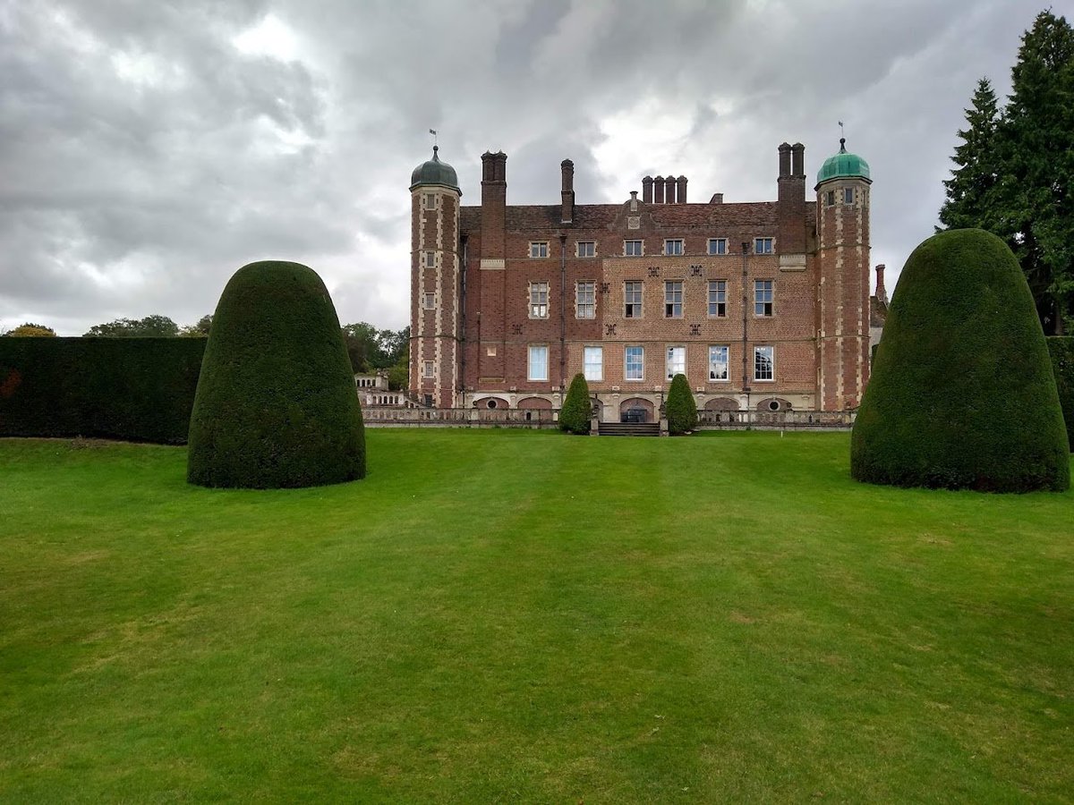 It was great to meet the other members of the @CamESS_CCLEAR DTP* cohort on Thursday and Friday this week. We were treated to tours of the Botanic Gardens and Madingley Hall (see pictures), and a lovely formal dinner!

*Where the money (and training sessions, etc.) comes from!