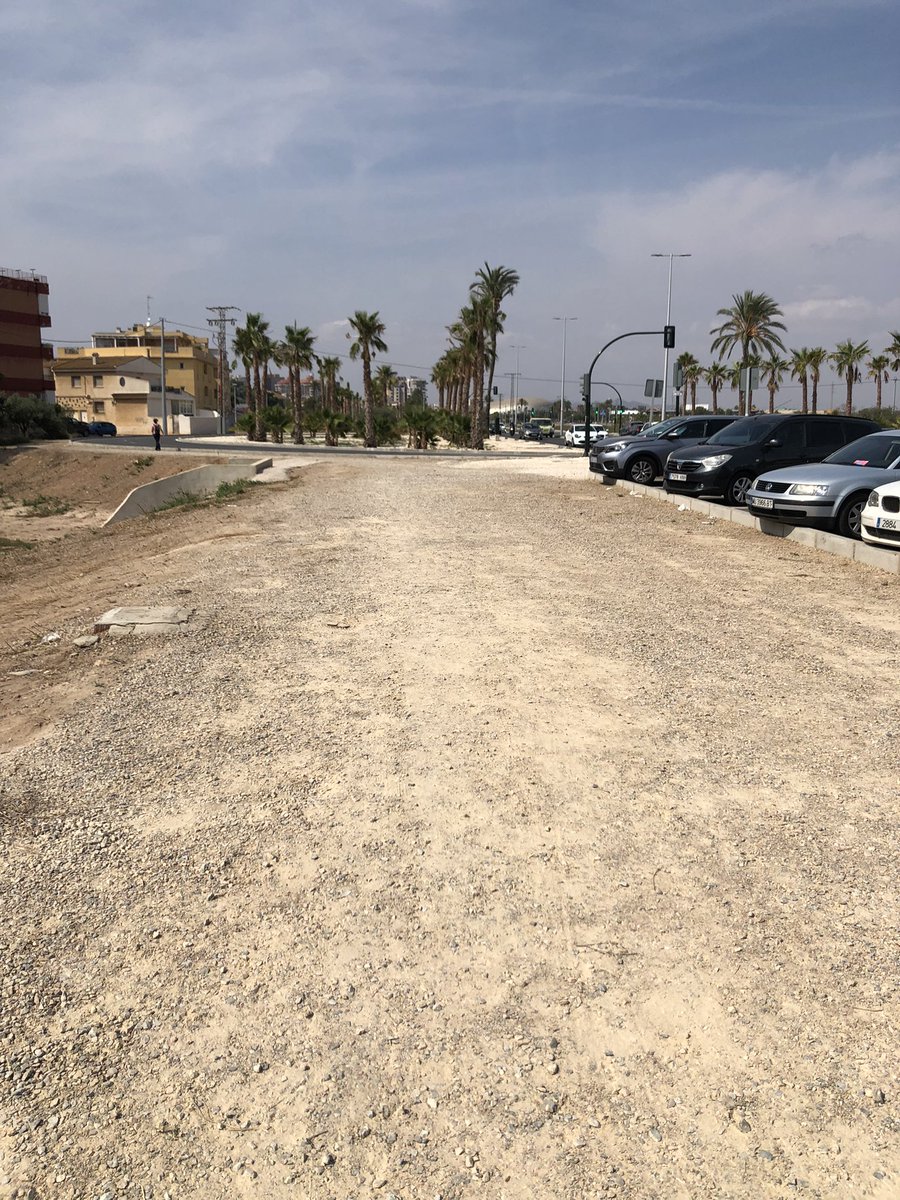 pmurcia84's tweet photo. @AytoCartagenaES estado actual de la “acera” de av. cantón. Sabiendo que c/peroniño iba a estar de ⚠️ 🚧 mínimo 3 meses,como no se planifica terminar esto. Sabiendo que es única entrada peatonal a escuela municipal y a “quitapellejos” BRA-VO 👏🏻👏🏻 https://t.co/bQiYTFAHCf