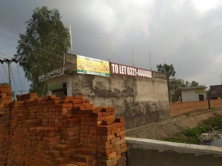 megaReconciliat's tweet photo. Warehouse near Lahore Airport 15 min drive 3000 sft along with 650 sft covered area and washroom available for rent in DHA 9 Prism atta bakhsh road khaliq nagar rohi drain near ashiana housing scheme interchange ring road Lahore. 
03214444408.
Google pin.
https://t.co/skut141FDG https://t.co/NIk2B6pJtL