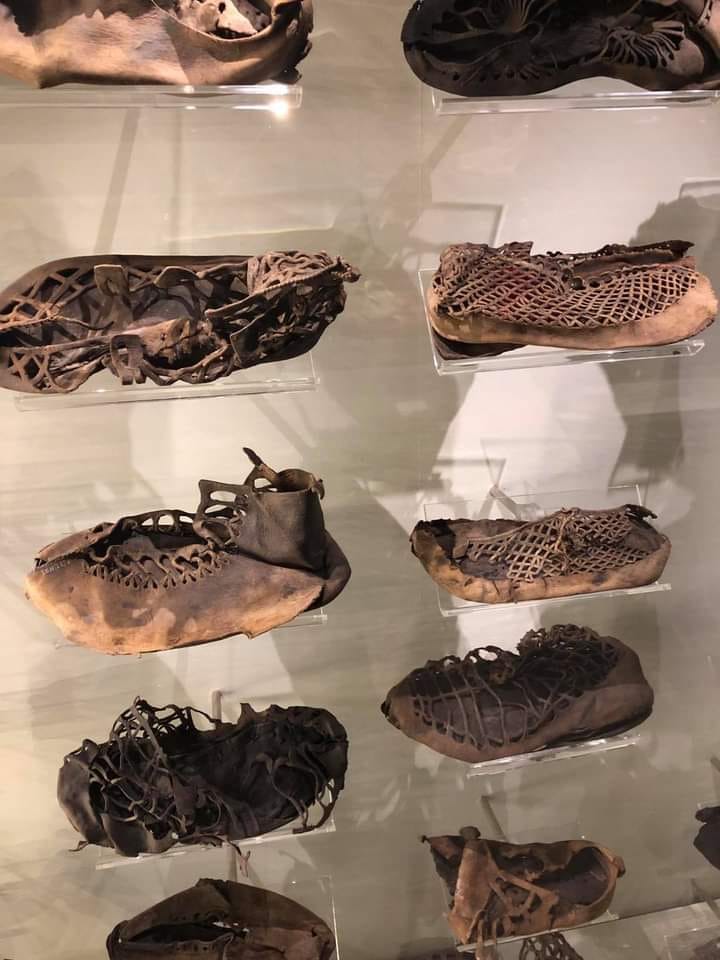 romanhistory1's tweet photo. 1,800 year old Roman leather sandals on display at Vindolanda fort in Northumberland, England https://t.co/DdypjYIEEC