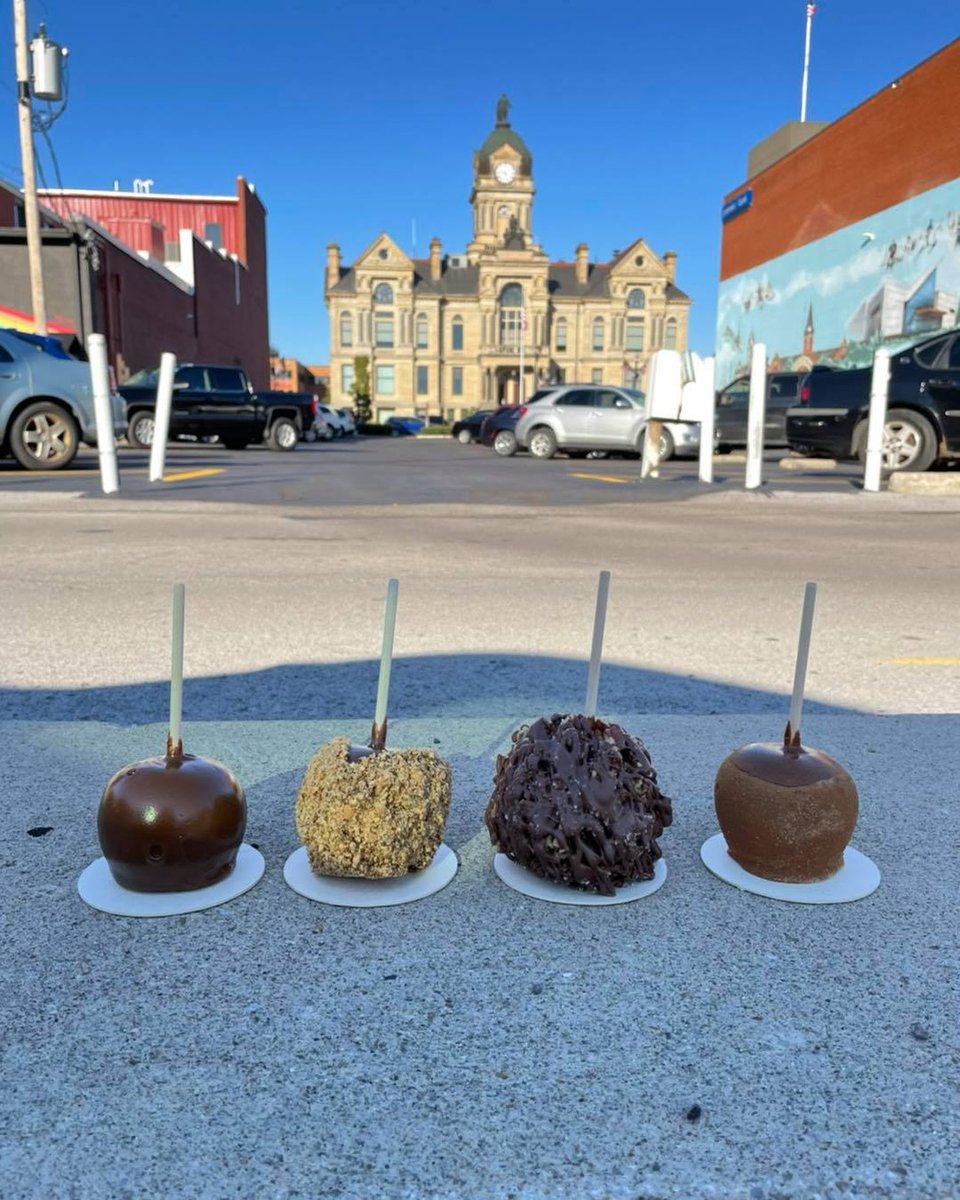 It’s Caramel Apple Season and we’re taking you behind the scenes at @dietschbrothers for a peek at how these delicious fall staples are created - Check out our stories and highlights for more!

📸 instagram.com/p/CUfUj5sBeON/ via tweet.photo