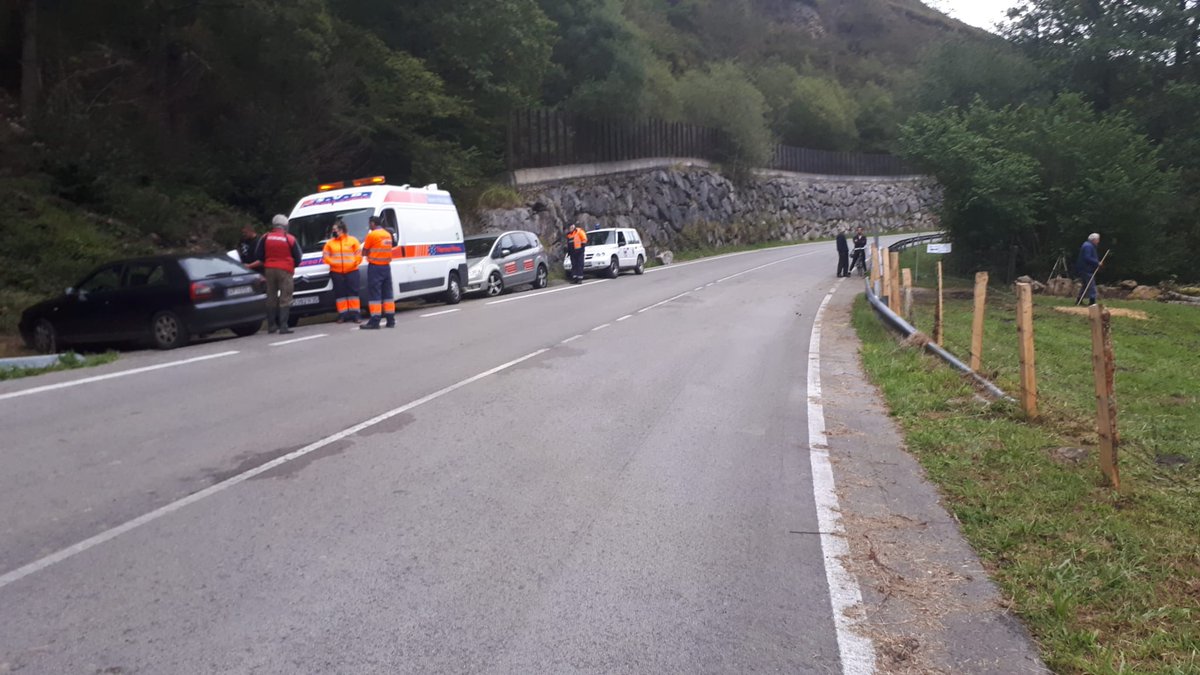 Hoy los compañeros de #PCRuente cubren la #Feria de Covaldriz en #Correpoco-#Los Tojos junto con una ambulancia #SVB de <a href="/AmberneSA/">Ambulancias Amberne</a>
Si los necesitas y no nos ves llama a Emergencias
#Emergencias 🆘➡️📞1️⃣1️⃣2️⃣
#Preventivos
#ProtecciónCivil
#ProtecciónCivilCantabria
#LasProtesCuentan