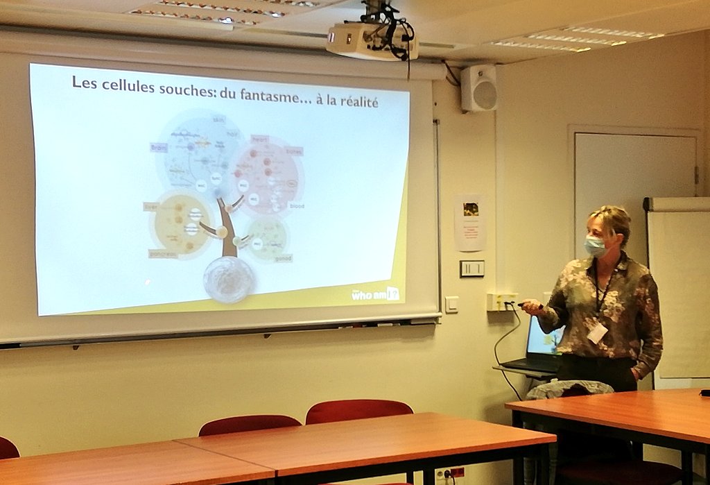 La Visite Insolite #CNRSinsolite du <a href="/labexWhoamI/">Labex Who Am I?</a>, c'est parti !

Organoïdes : des mini-organes qui poussent en laboratoire 🧫🧬🔬

On commence par une introduction sur les modèles, les cellules souches, #crispr, etc. par <a href="/CRougeulle/">Claire Rougeulle</a>.

#organoides #stemcell #FDS2021