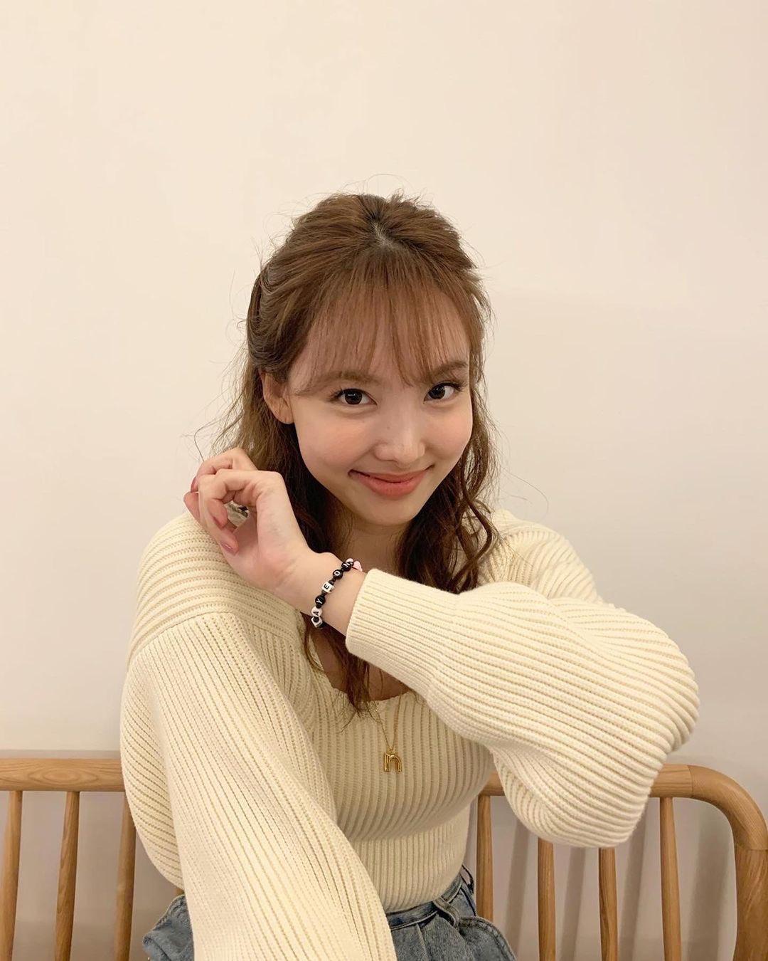 Twice Trans Twitterissa Nayeon Instagram Update 4 Amazing Bracelet Eunlight6 Nayeon Twice Twicetagram T Co 6xzvdcb8y6 Twitter