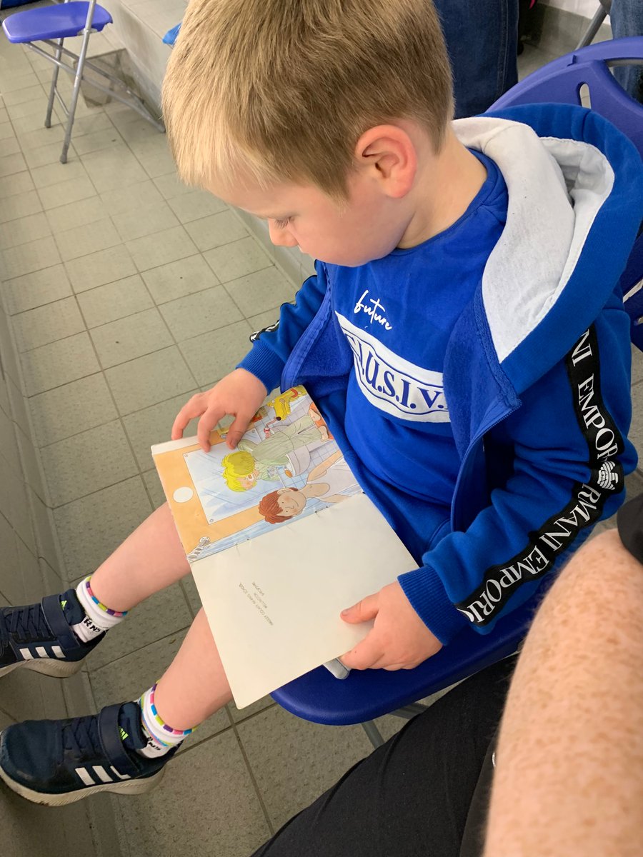 SDuggins92's tweet photo. @MissCookeHLC Archie is reading nicely whilst waiting for his big brother to finish swimming 🏊‍♂️ https://t.co/S356whGlaP