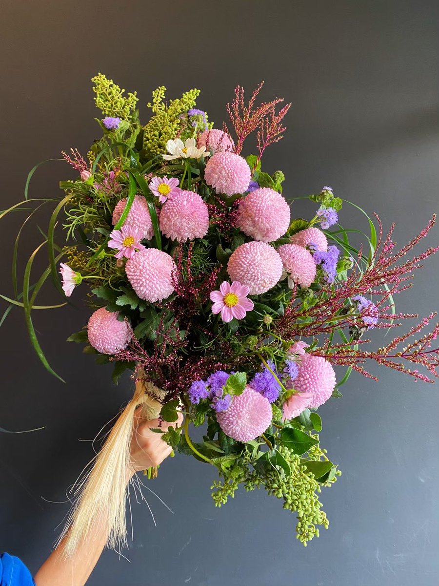 TRISSdesign's tweet photo. October, please be kind to all of us.
#TRISS #flowershopinbkk https://t.co/xvEawTVr9T
