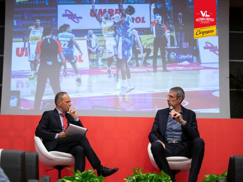 VLPesaro's tweet photo. Il Presidente Ario Costa ieri a Perugia è intervenuto a "People. Un evento. Nuovi orizzonti. Insieme" 🏀
Un pomeriggio molto interessante organizzato dai nostri consorziati di @umbracontrol che hanno raccontato il percorso verso la nuova visione aziendale ⚪🔴🔝💪 https://t.co/1GLP22ZMbU