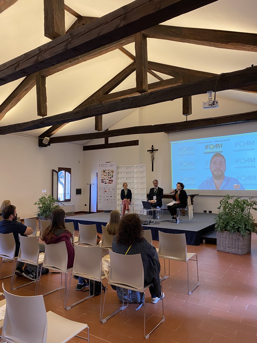 Sala delle Capriate ospita Edoardo Cuoco, Luigi Tossi e <a href="/vittoriabr/">vittoria brambilla</a> che ci parlano del ruolo dell’agricoltura biologica 
Modera: <a href="/labibi69/">Alessandra Biondi Bartolini</a>
#foodscience2021