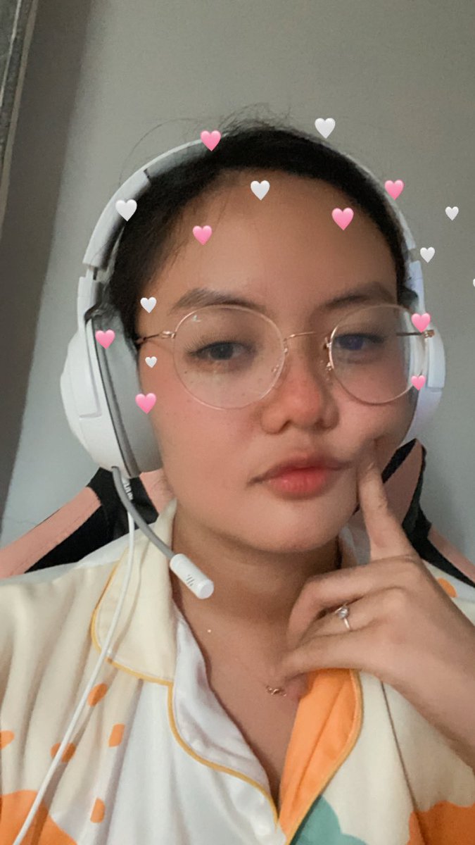 rozaaafrost's tweet photo. Hello October, lots of love to you ✨
Taking a #nostreamday today 🤍
Wtf its oct 2 but yeah.
Kisses to all I’ll be streaming again on Oct. 4 😚 https://t.co/f20zUNGl6x